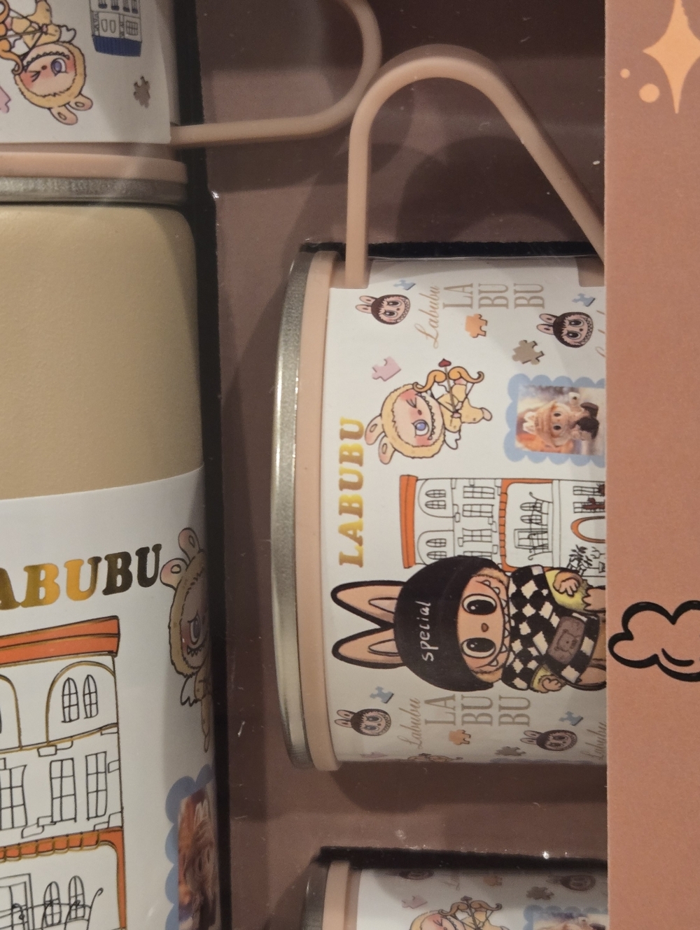 NIB - Labubu Theme Thermos Gift Set with Matching Mugs in Tan and White Color - Picture 4 of 10